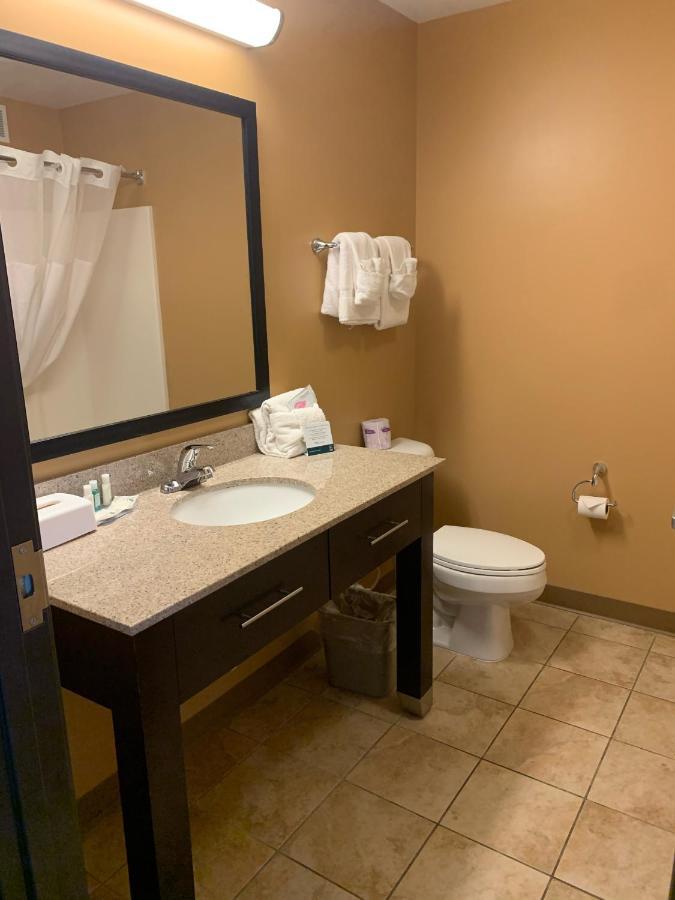 מינוט Quality Inn & Suites מראה חיצוני תמונה