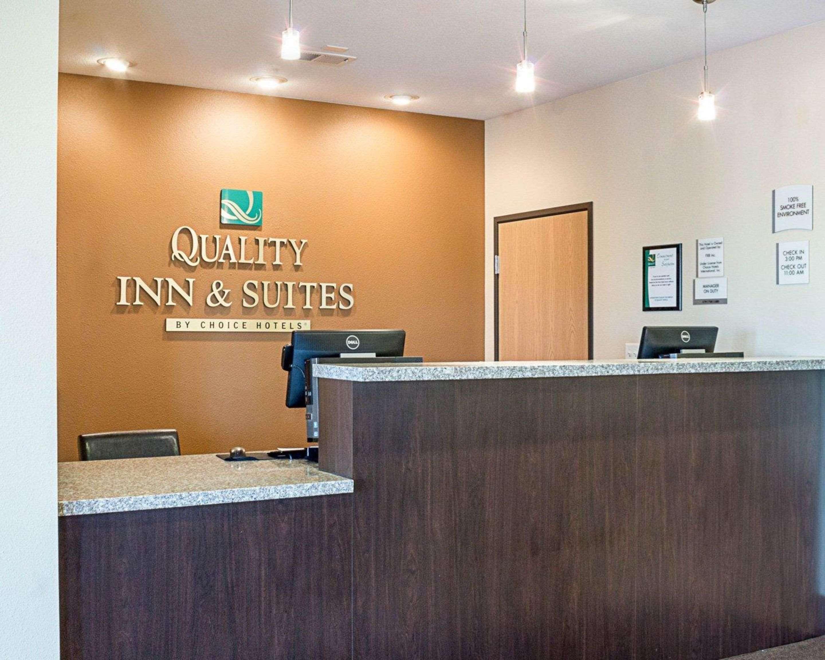מינוט Quality Inn & Suites מראה חיצוני תמונה
