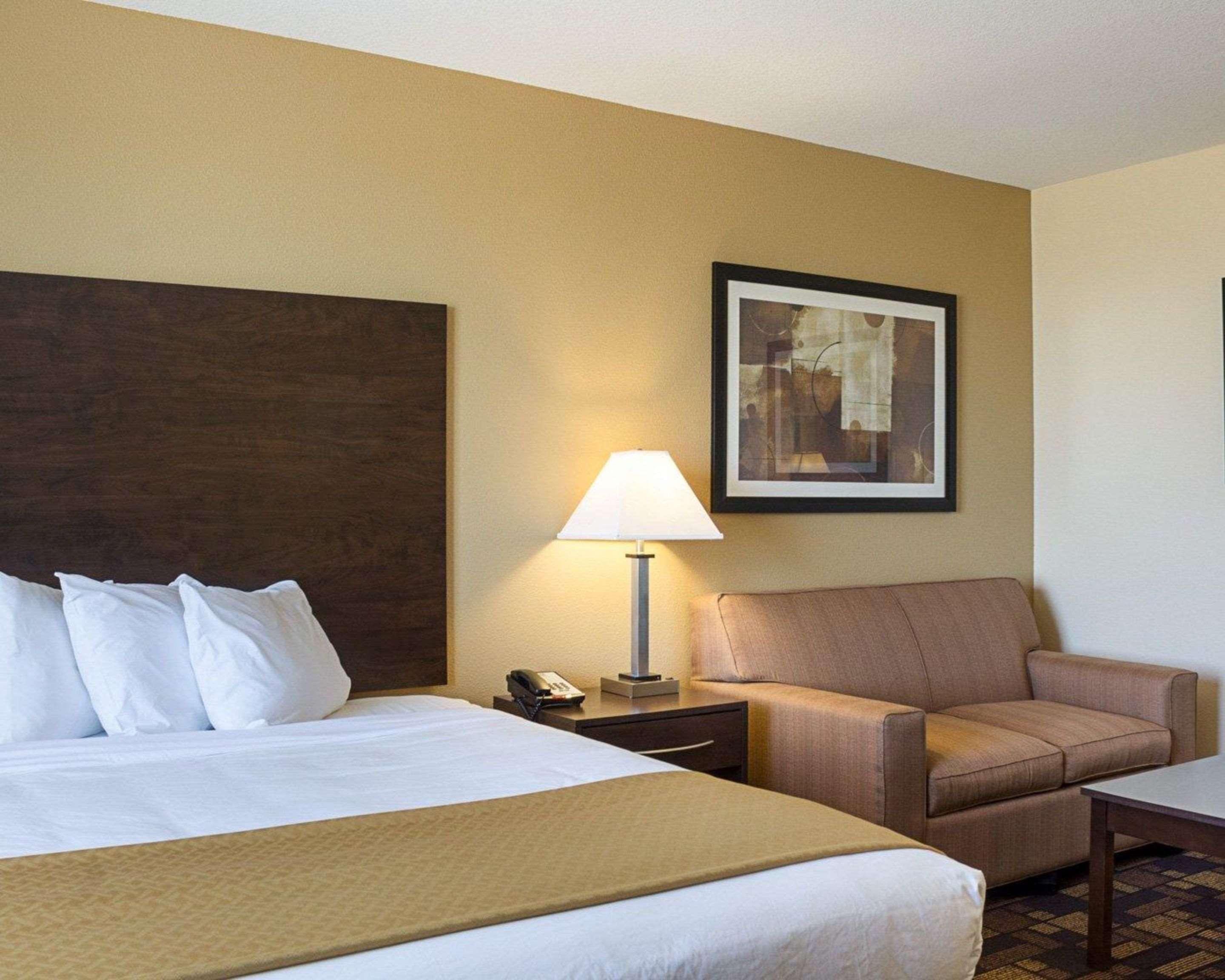 מינוט Quality Inn & Suites מראה חיצוני תמונה