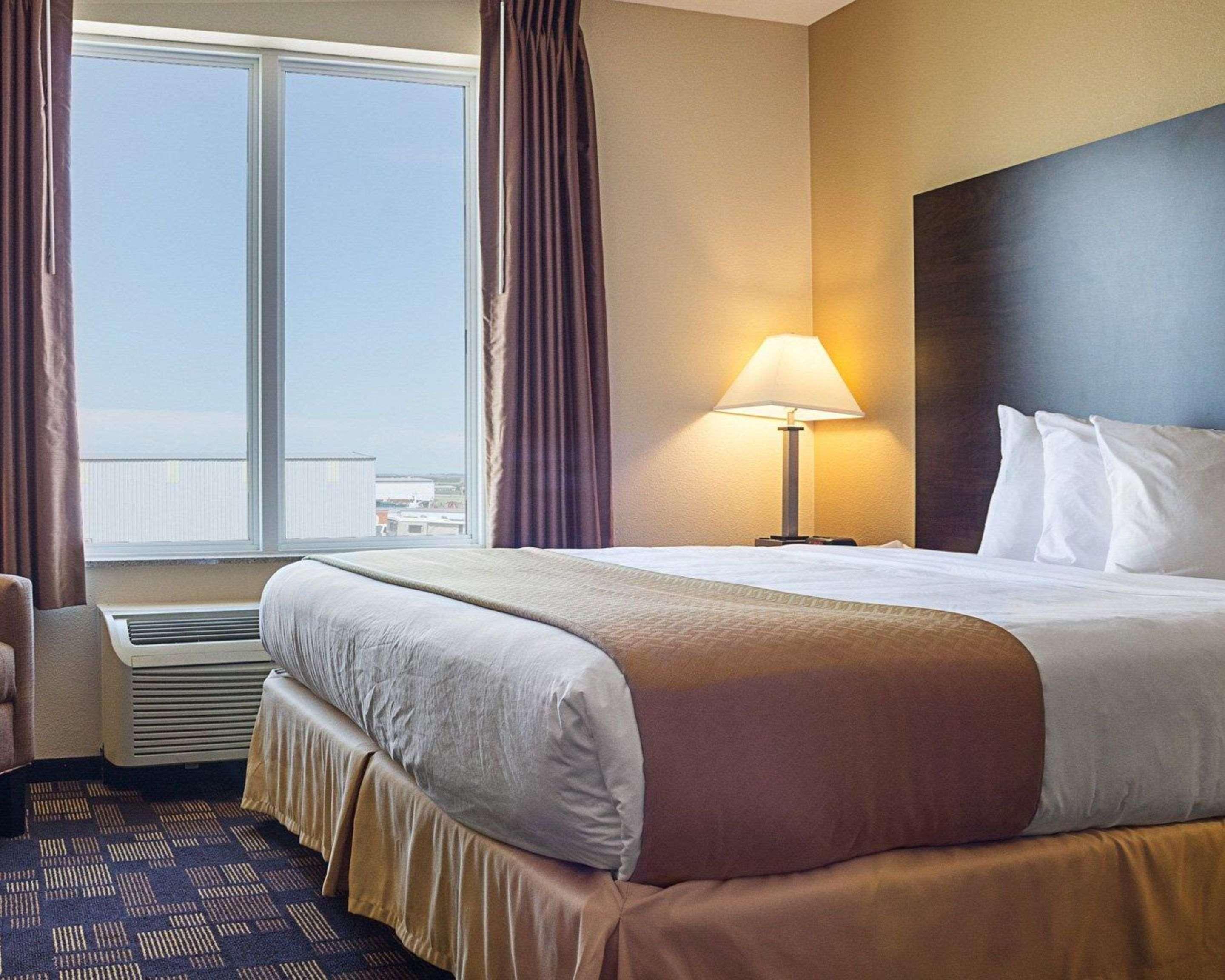מינוט Quality Inn & Suites מראה חיצוני תמונה