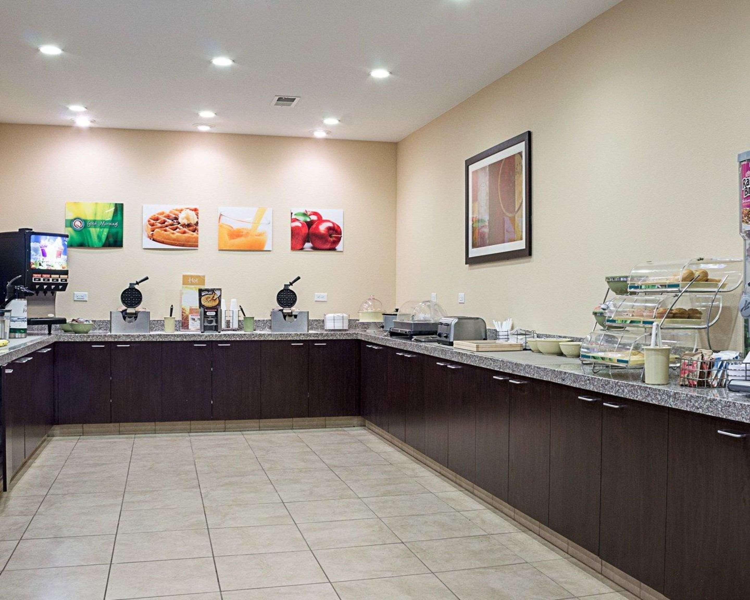 מינוט Quality Inn & Suites מראה חיצוני תמונה