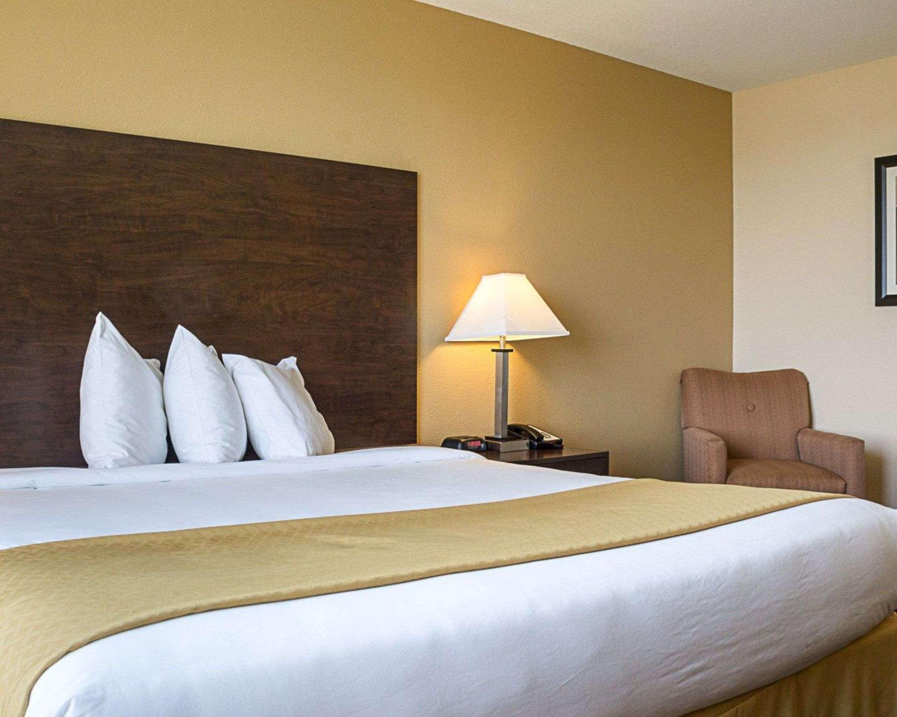מינוט Quality Inn & Suites מראה חיצוני תמונה