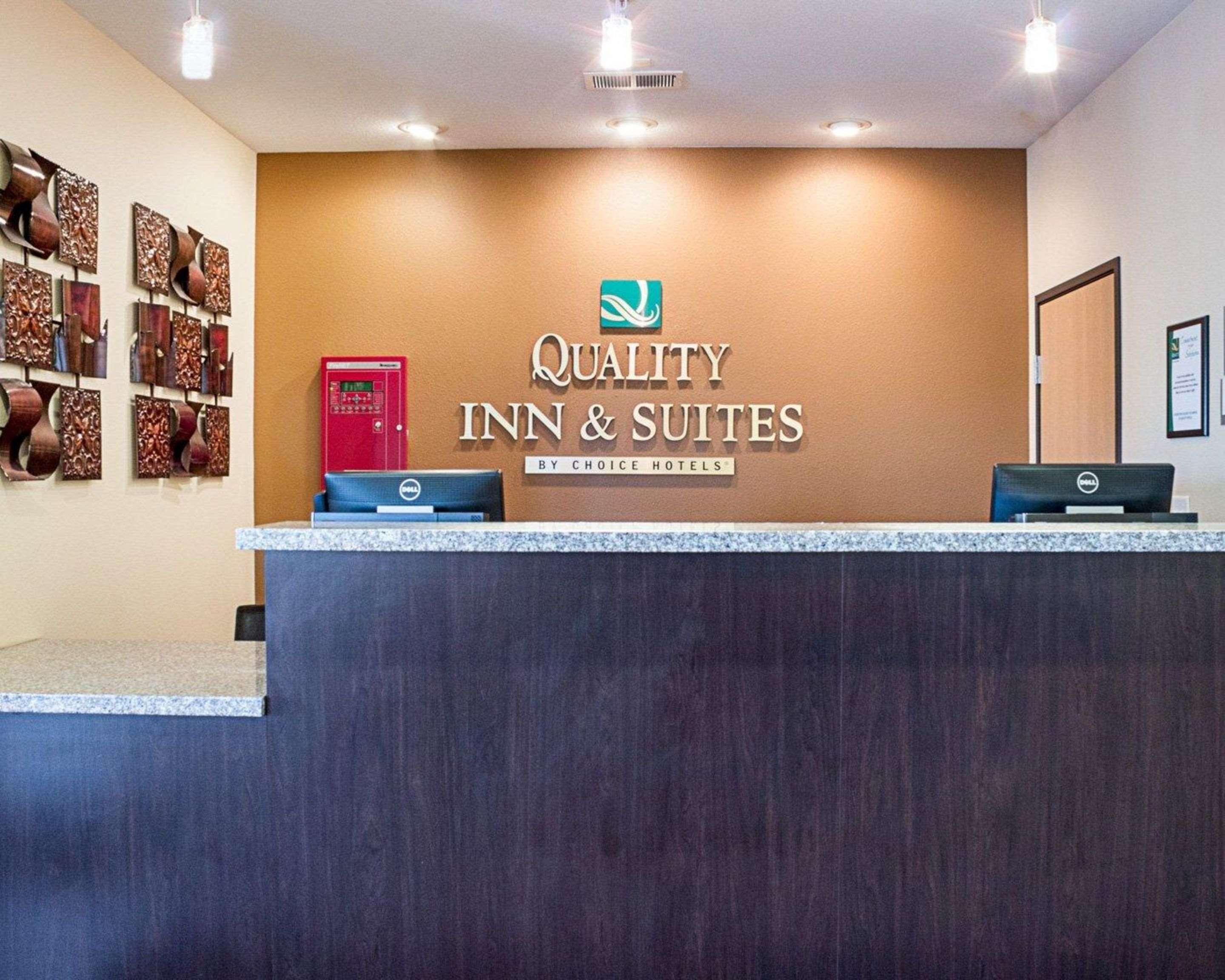 מינוט Quality Inn & Suites מראה חיצוני תמונה
