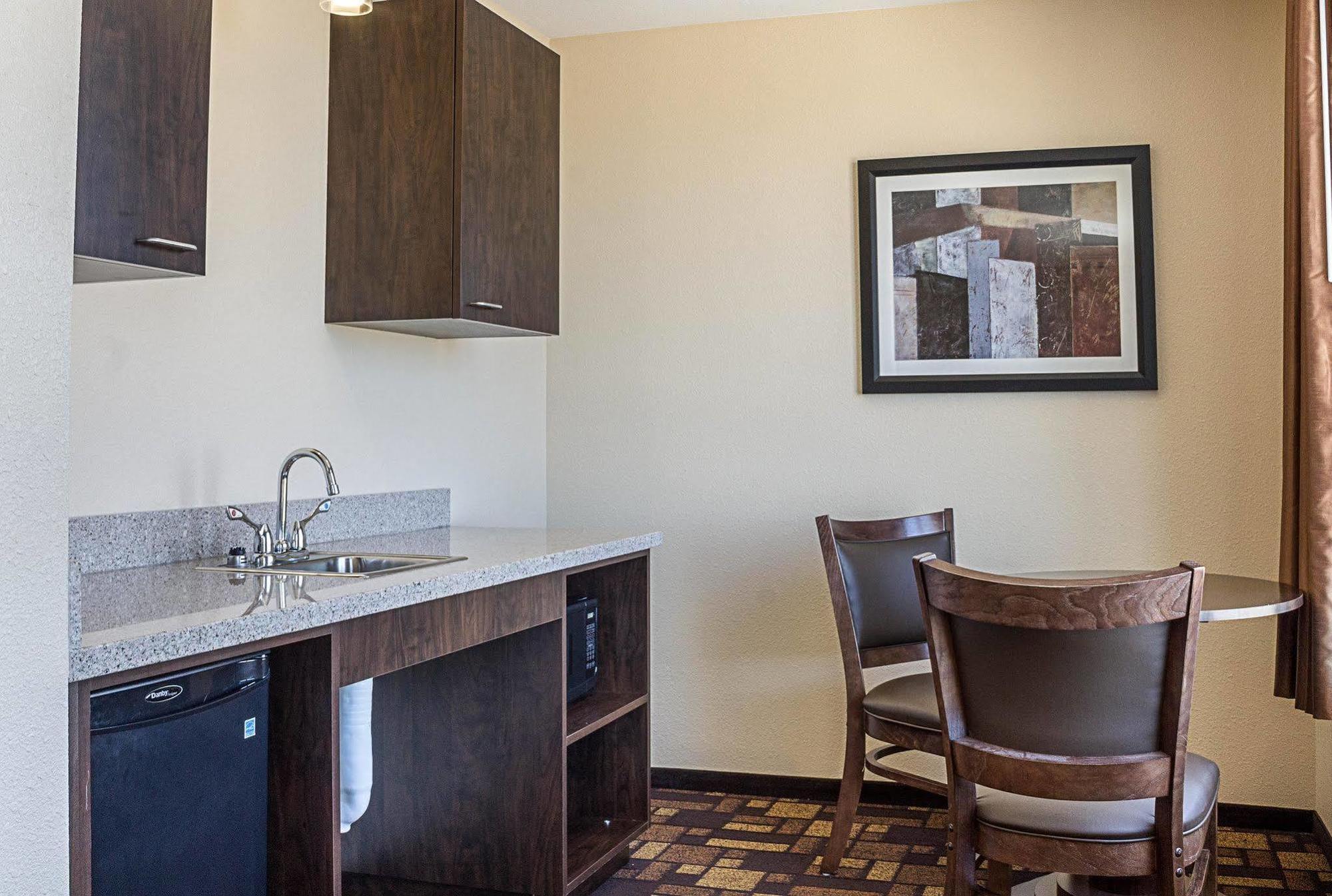 מינוט Quality Inn & Suites מראה חיצוני תמונה