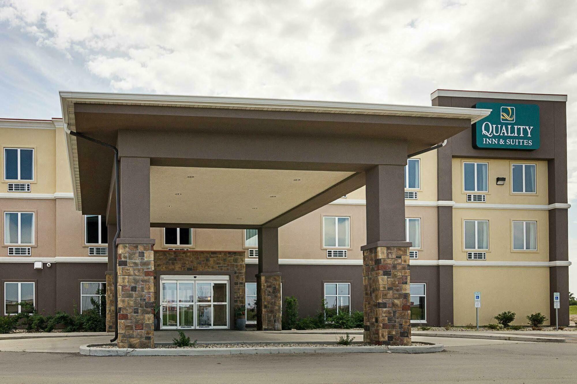 מינוט Quality Inn & Suites מראה חיצוני תמונה