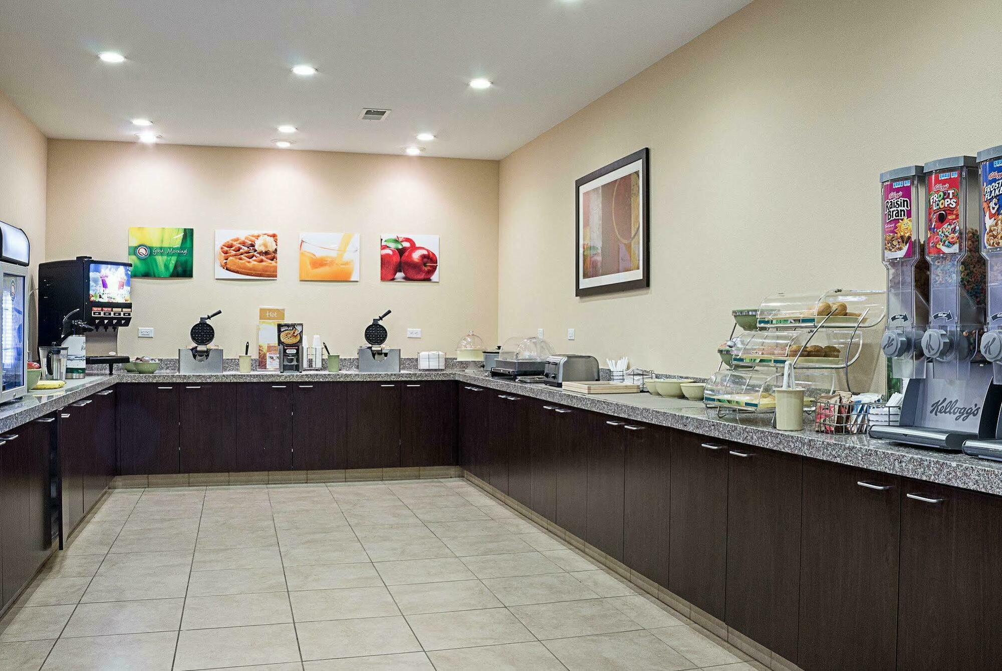 מינוט Quality Inn & Suites מראה חיצוני תמונה