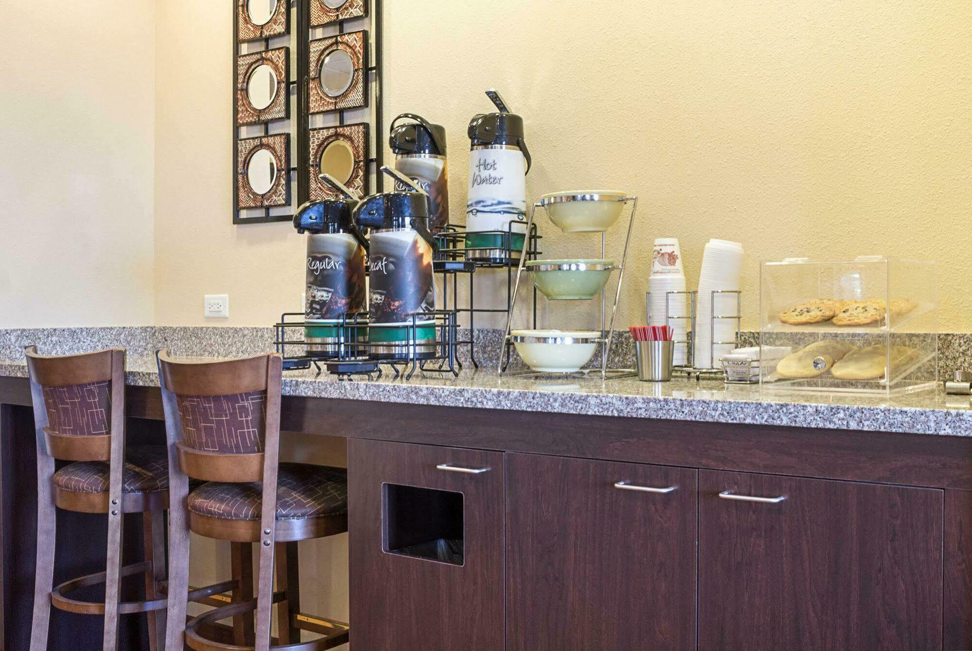 מינוט Quality Inn & Suites מראה חיצוני תמונה